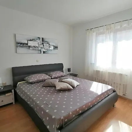 別荘 Geraeumiges Mit 4 Schlafzimmern Und Privatem Pool