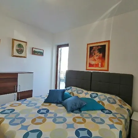Geraeumiges Mit 4 Schlafzimmern Und Privatem Pool 度假居